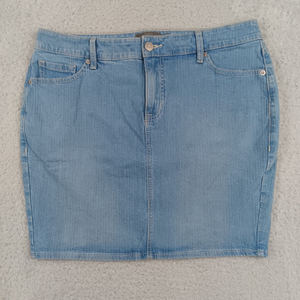 Torrid Denim Skirt Mini Woman 14 Light Blue Pinstripe Stretch 43570446